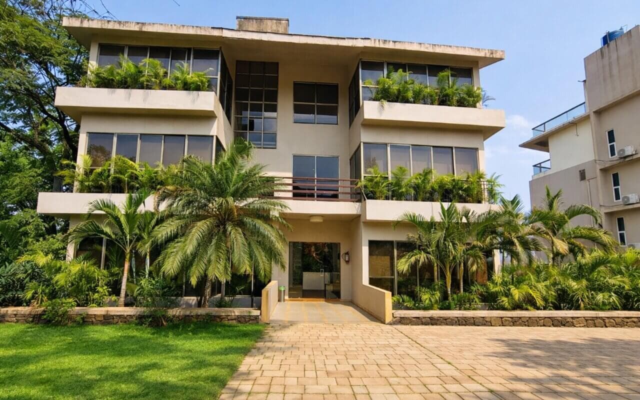Koi Vista room – Manas View