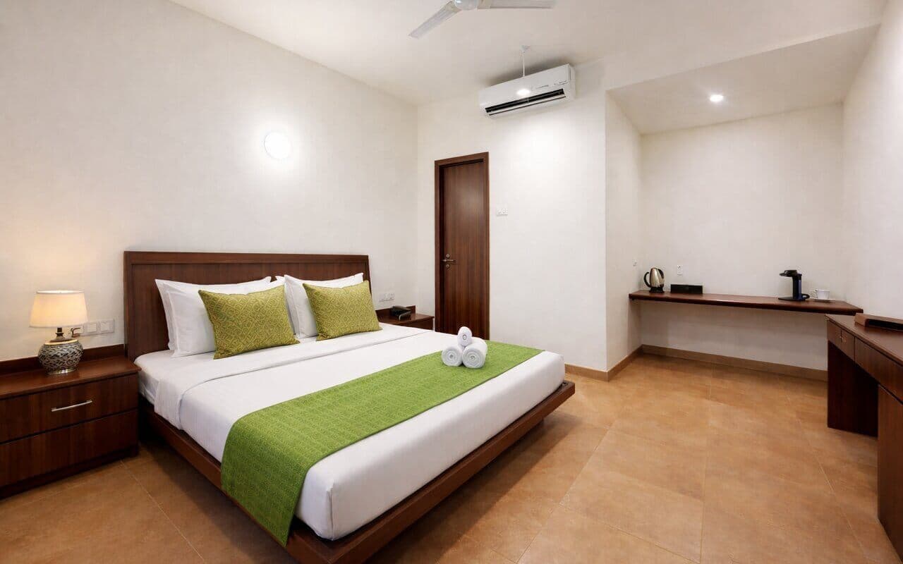  Marmo Cottage Room (Level 2) — bedroom & lounge